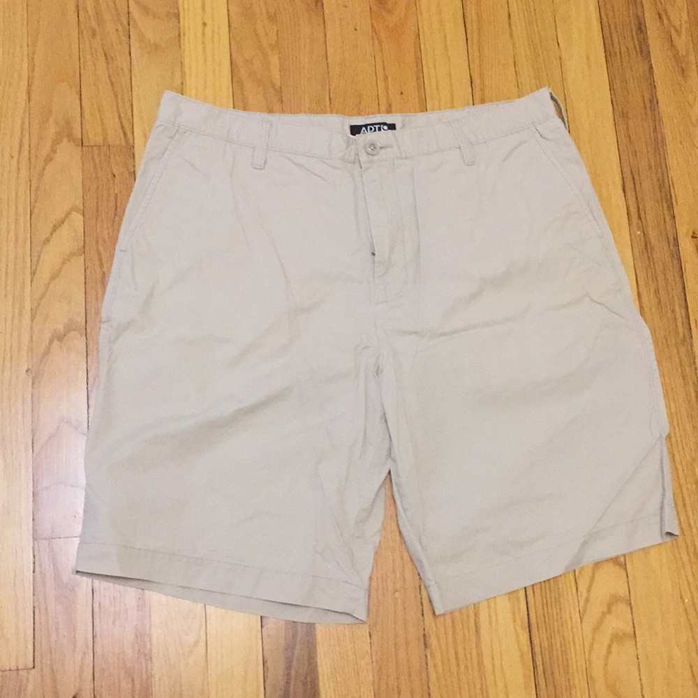 Men’s Khaki dress shorts